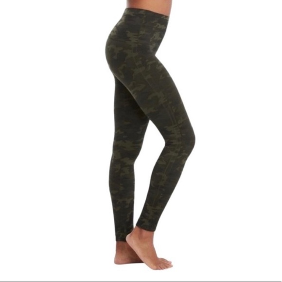 Spanx Seamless Camo Leggings in Color Green - Picture 4 of 7